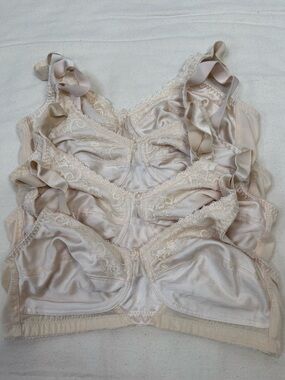LOT OF 4 Trulife by Naturalwear Mastectomy Bras Size 34B Beige Nude Soft Cups